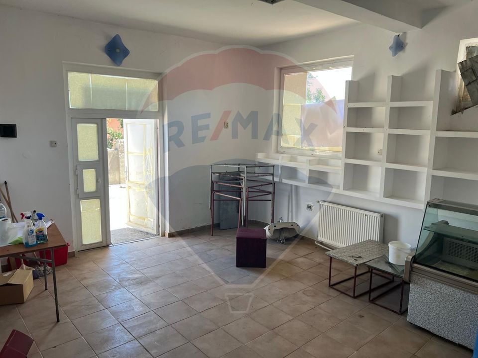 Casă / Vilă cu 5 camere de vânzare