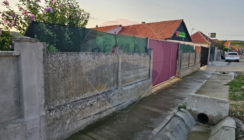 De vânzare teren intravilan 1,186mp Ineu -Strada Principală