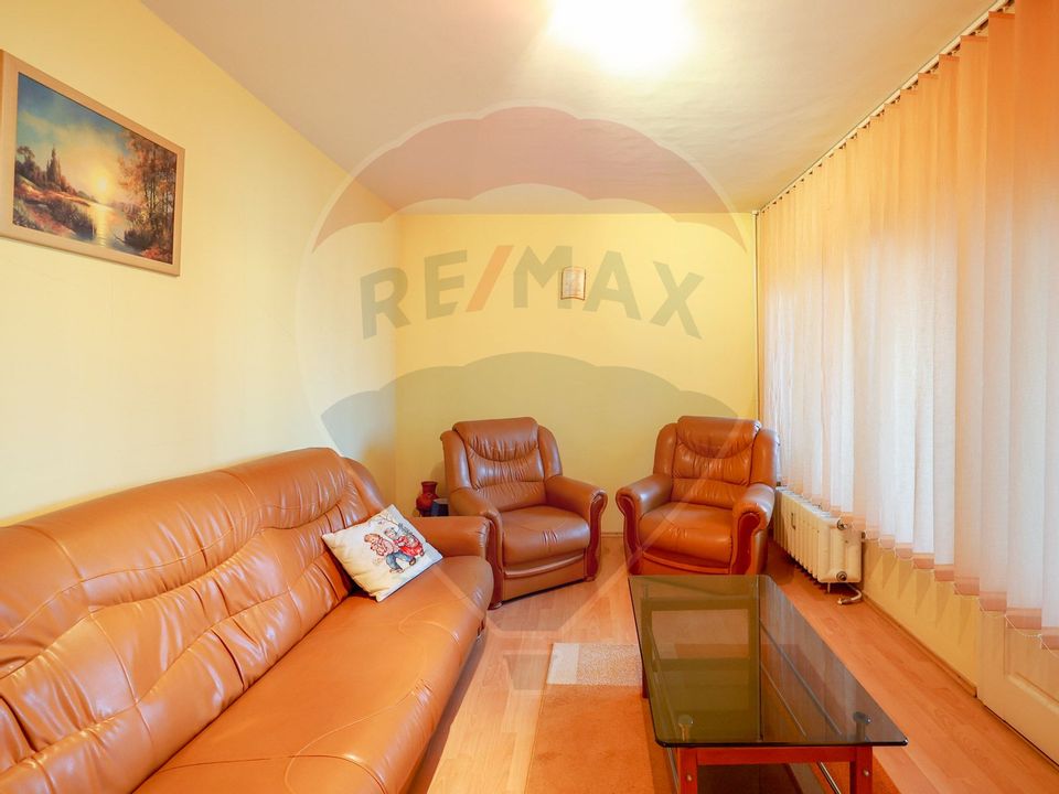 Apartament cu 3 camere de vânzare,  Bdul Dacia, Oradea