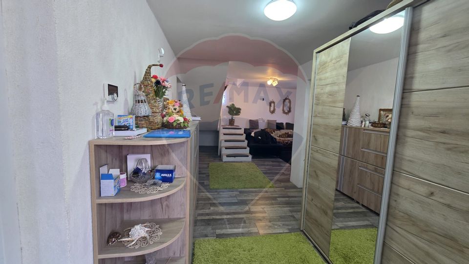 Casă / Vilă cu 4 camere de vânzare