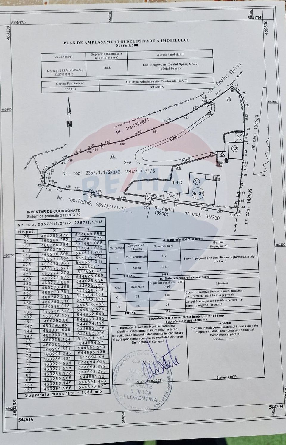 Property with impressive land of 1700sqm in Scheii Brașovului