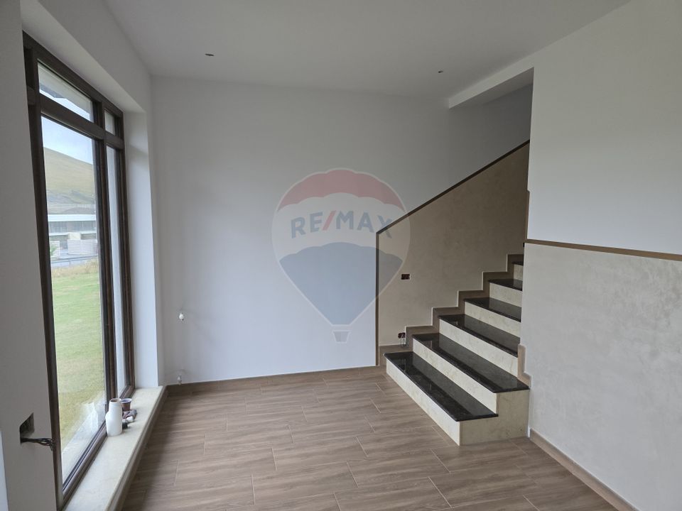 Casa  si  teren zona Balaurul