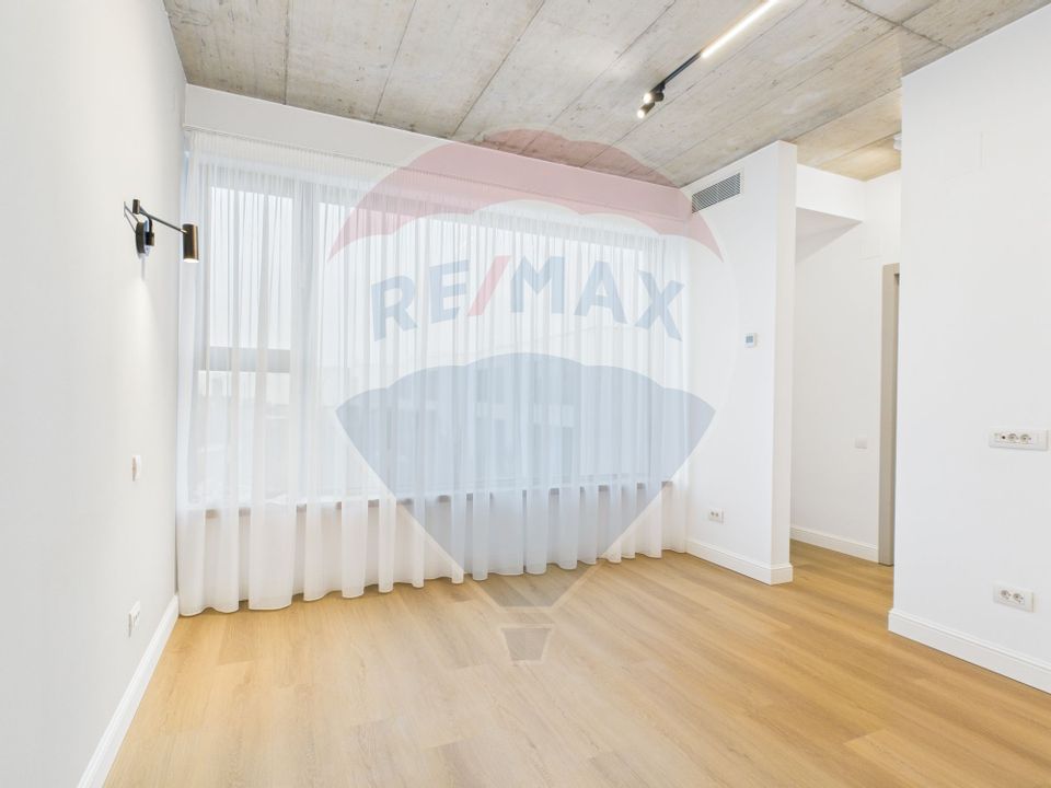 Vila luminoasa cu 4 camere si panouri solare in Amber FOREST Tunari