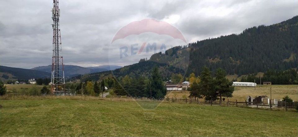 Land 8,700sqm Saru Dornei / None