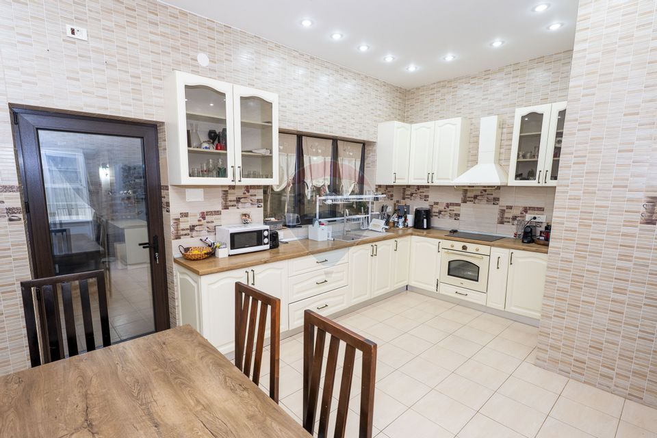 5 room House / Villa for sale