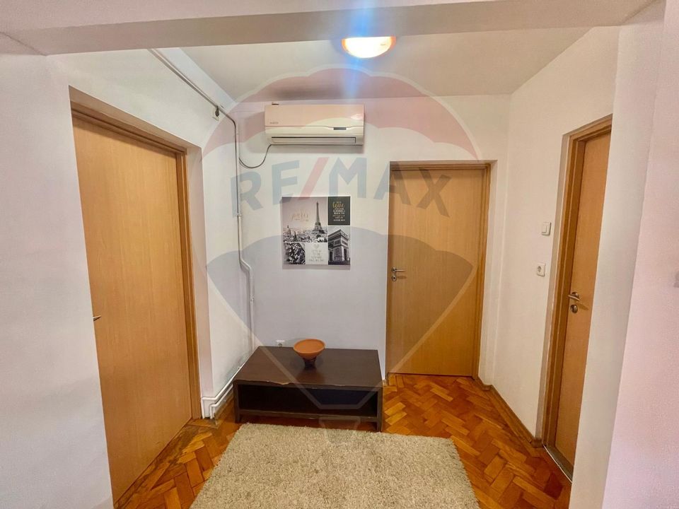 Apartament cu 3 camere, recent renovat