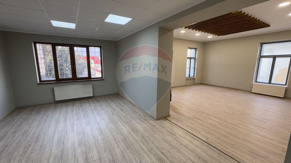 CENTRU VECHI spațiu de birouri de închiriat - magazin, sediu firmǎ,