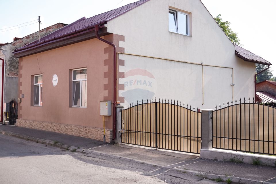 Casă cu 5 camere de vânzare/ Sighetu Marmației/ Str. Tisei