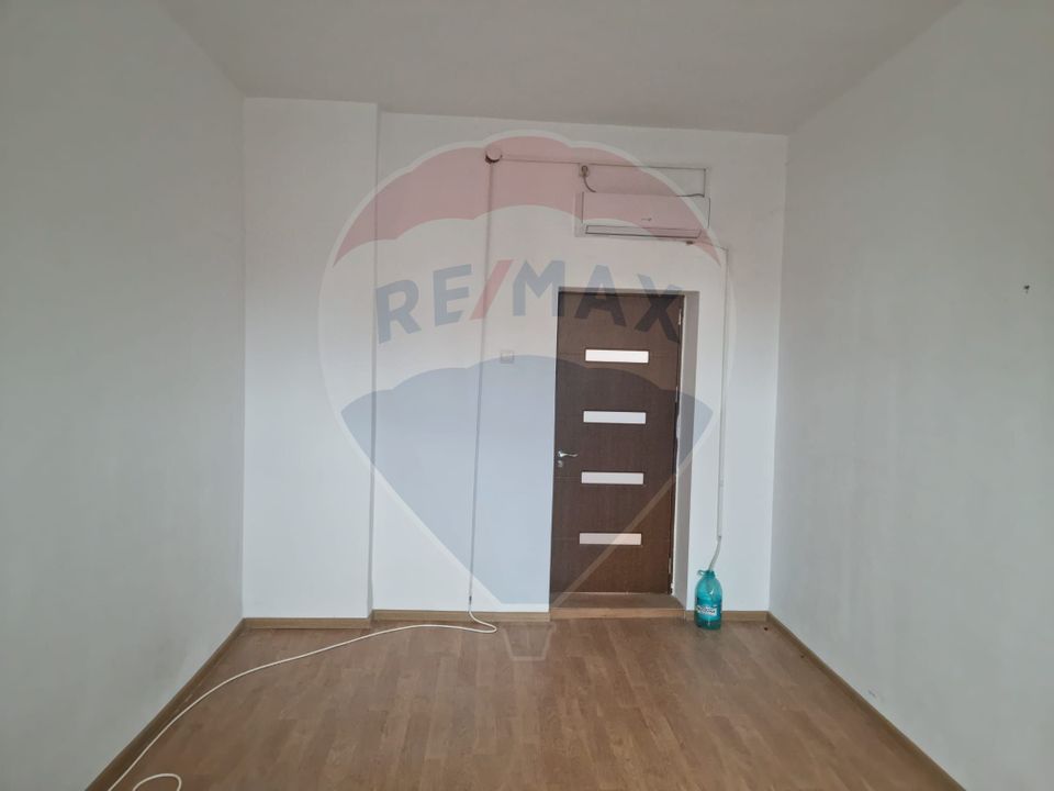 16sq.m Commercial Space for rent, Central area
