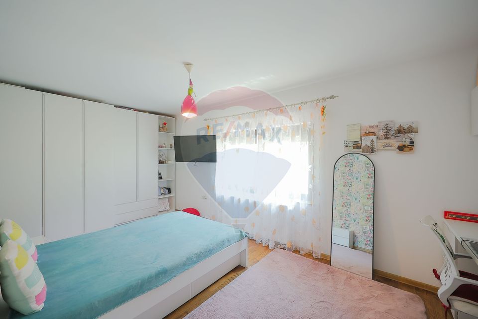 Vilă mediteraneană premium cu piscină, de vânzare, zona Dealuri Oradea