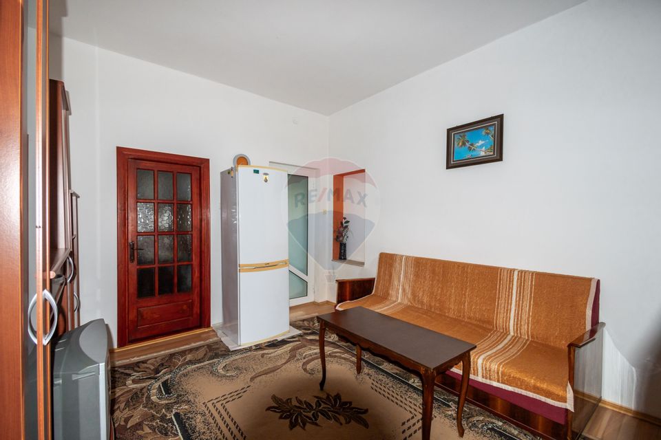 Apartament cu 3 camere de vânzare în Chitila