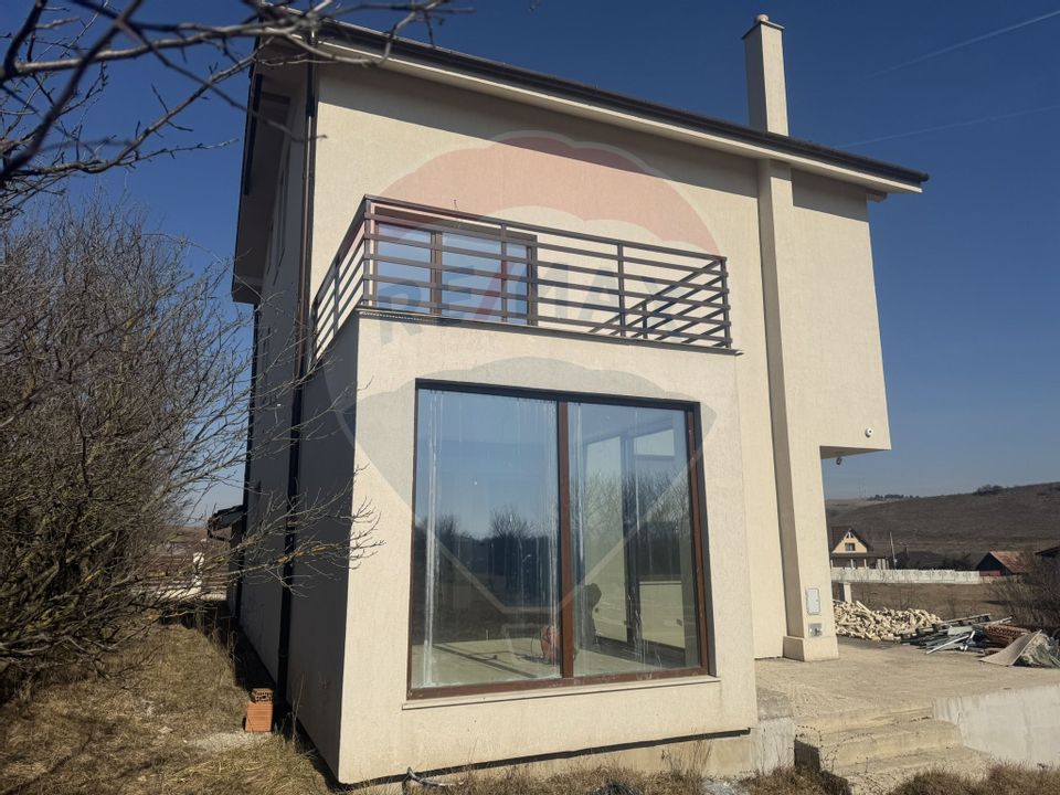 5 room House / Villa for sale
