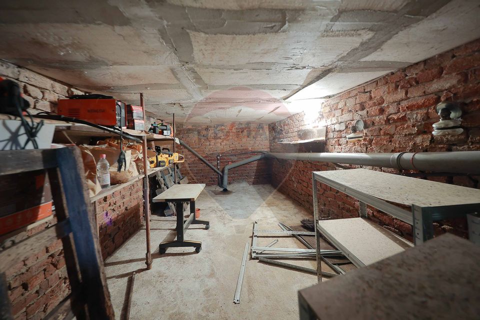 Casă de vânzare cu teren 517 mp, strada Izvorului, Oradea