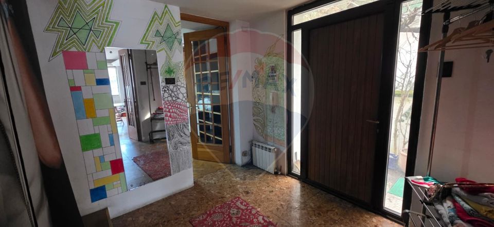 5 room House / Villa for sale, Grivita area