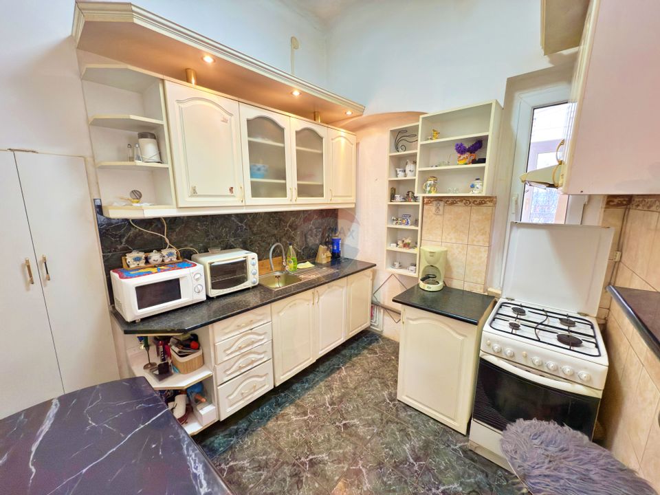 Apartament cu 2 camere de vânzare în zona Ultracentral
