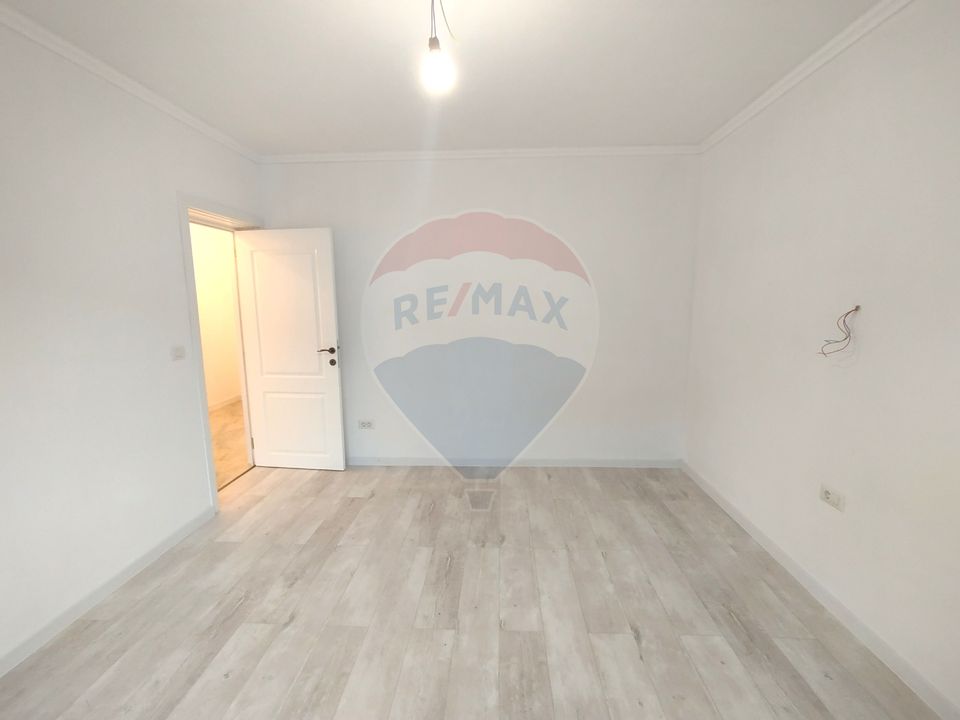 Casă / Vilă cu 4 camere de vânzare/zona Harman