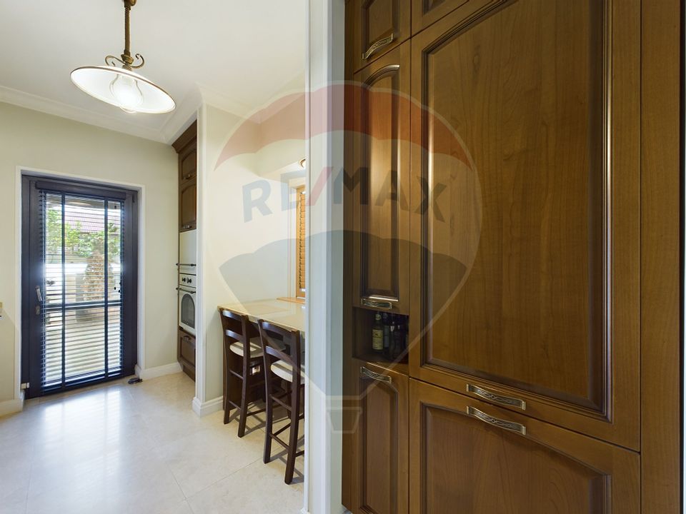 Unique Opportunity: Luxury House with Pool and Premium Finishes