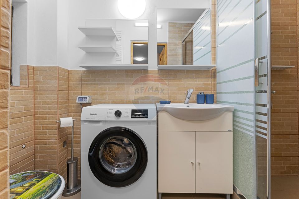 Apartament la casa cu 3 camere intr-o zona centrala