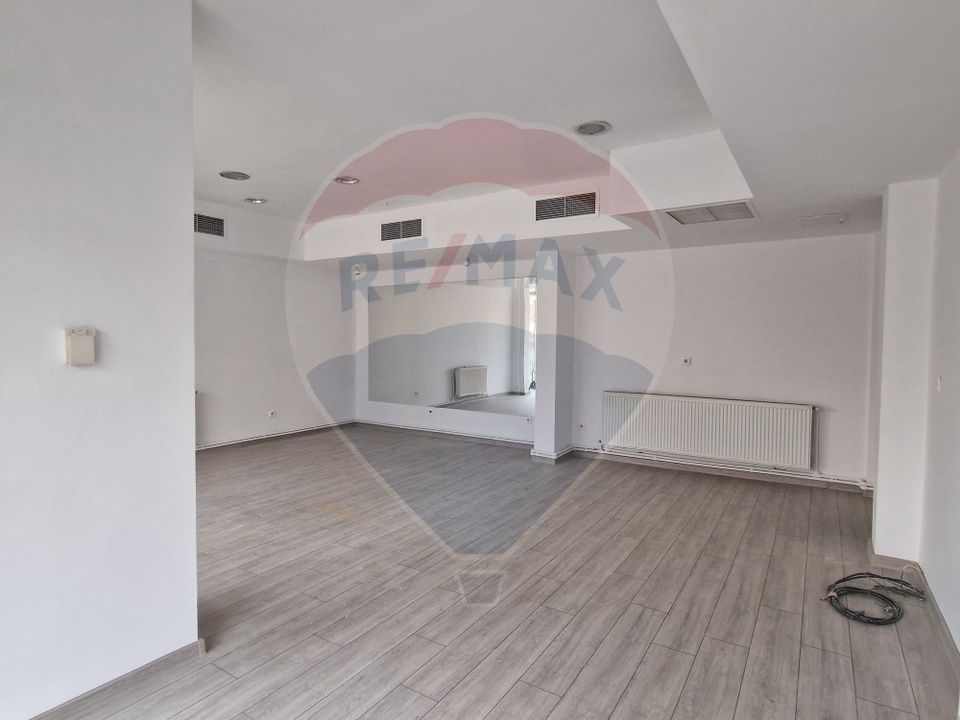 De inchiriat spatiu comercial 88 mp zona Centrul Civic