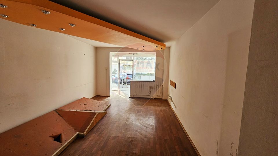 80sq.m Commercial Space for sale, Maratei area