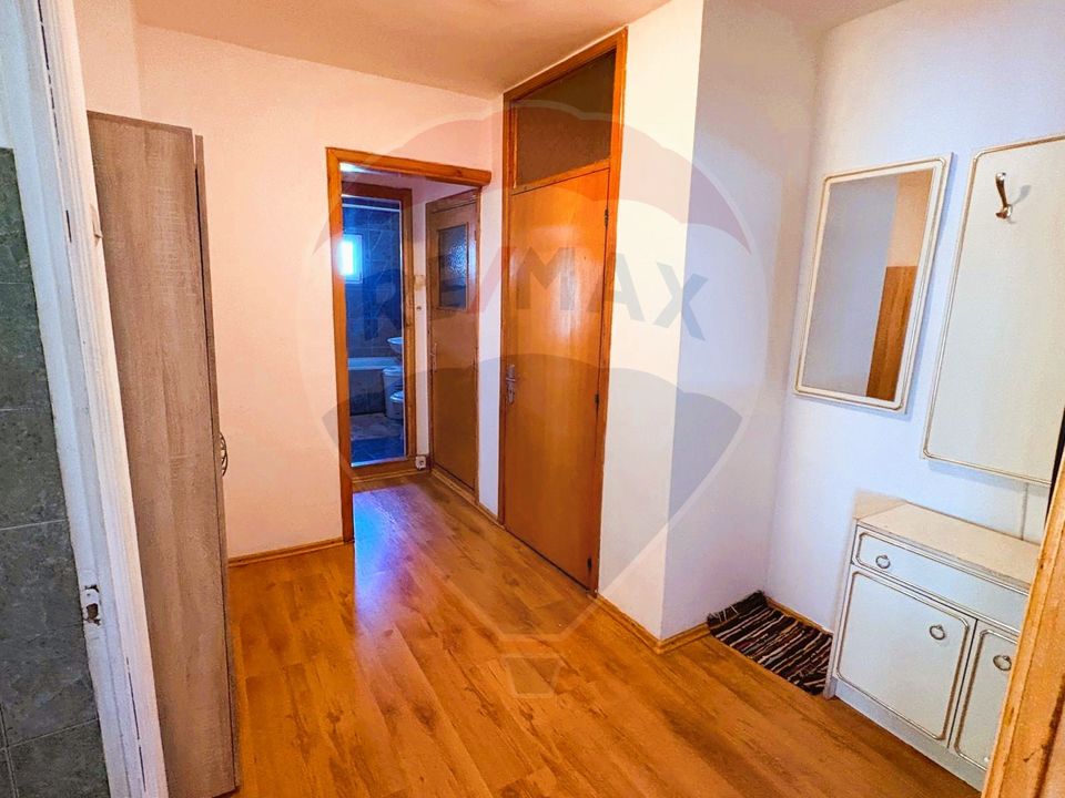 Apart. 2 camere, decomandat, Banu Maracine, etaj 2, centrala proprie