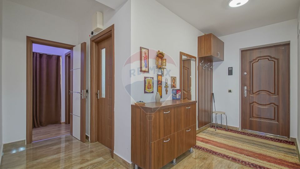 3 room Apartment for sale, Tractorul area