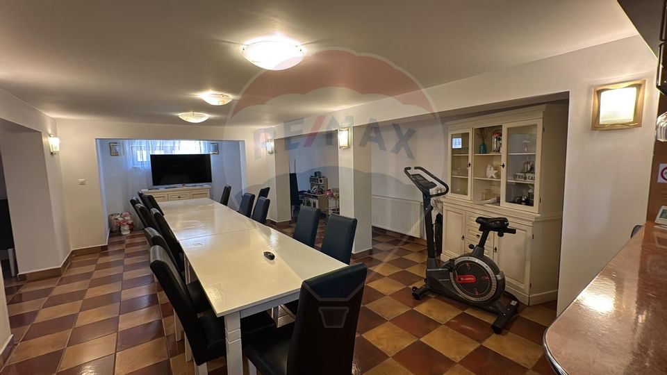 De Vânzare  Pensiunea Laura – 3 Margarete, Sânmartin, Băile Felix