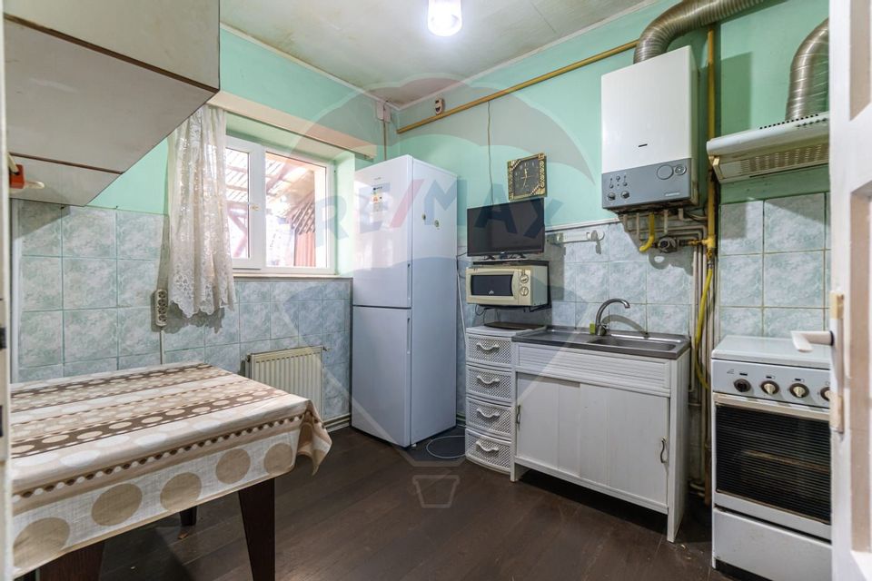 Casă "insiruita" 3 camere D+P+1+ pod/  str Forjei  - Brasov