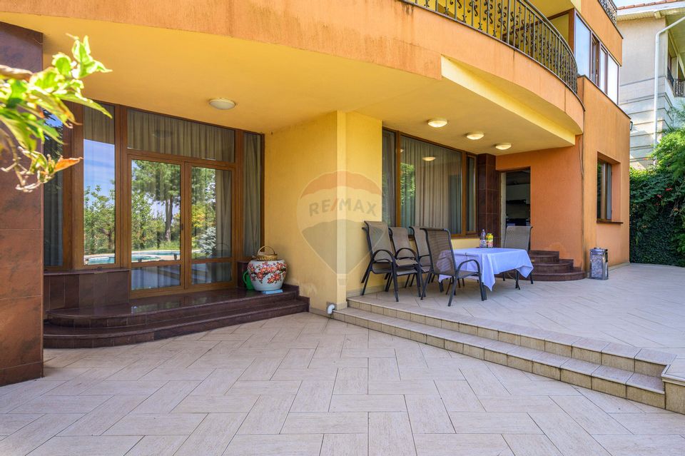 15 room House / Villa for sale, Lacul Morii area