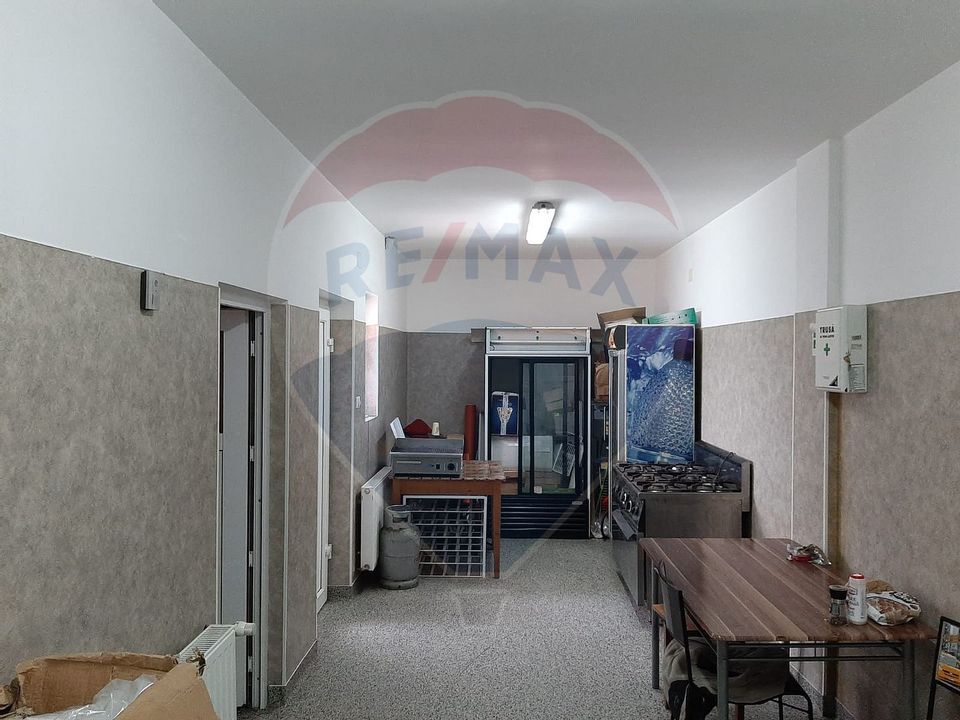 400sq.m Commercial Space for sale