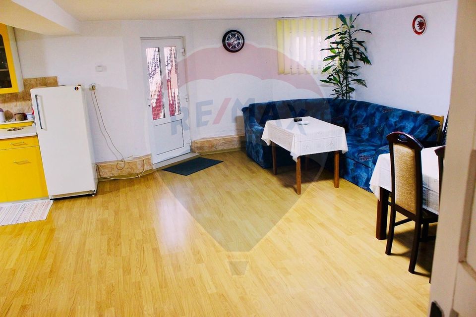 Casă / Vilă cu 6 camere de vânzare în zona Oncea