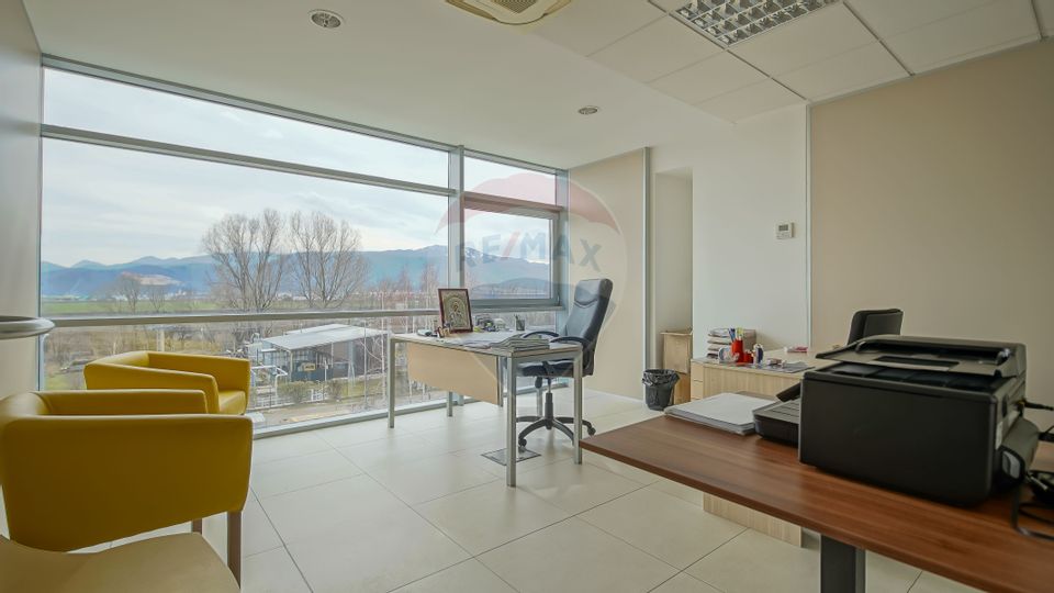 20sq.m Office Space for rent, Est area