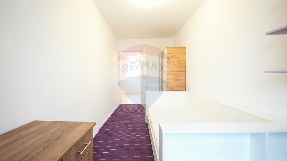 4 room Apartment for sale, Tractorul area