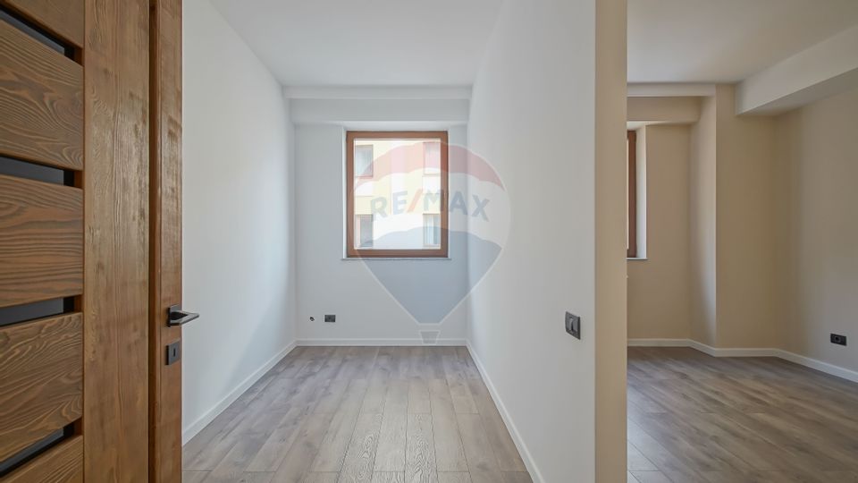 Comision 0 %! Apartament cu 4 camere de vânzare, Seasons Residence