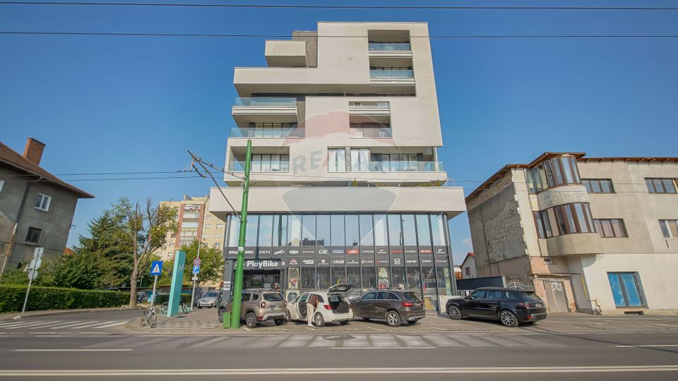 Birou “la cheie” de închiriat, complet mobilat și utilat – Brașov