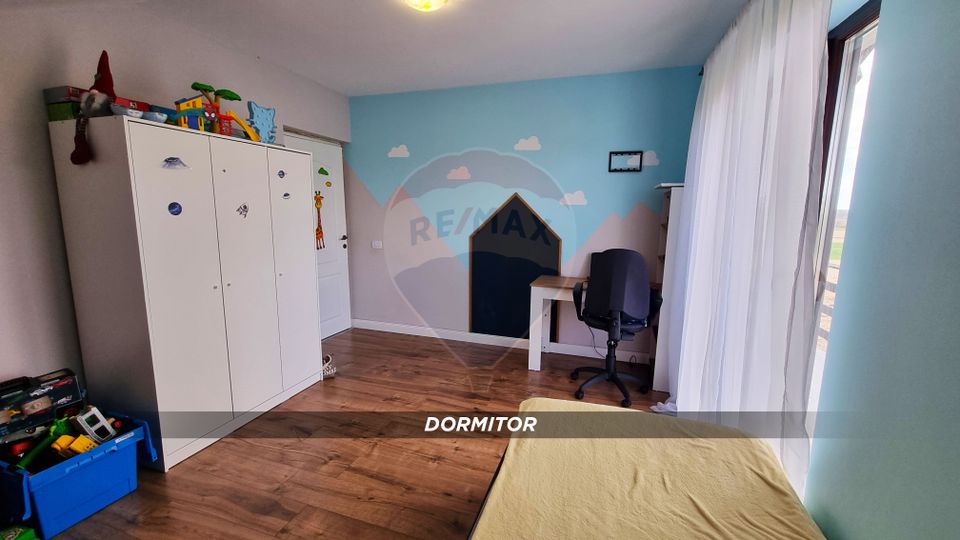 5 room House / Villa for sale