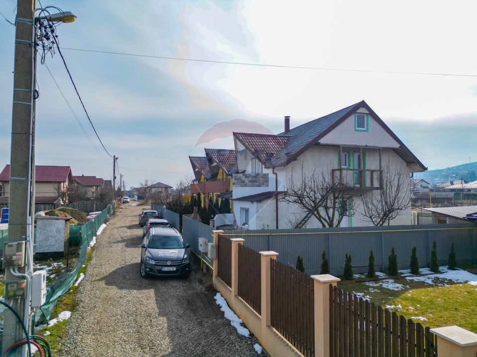 Casă / Vilă 4 camere de vânzare – Comuna Măgura, Str. Salcâmului