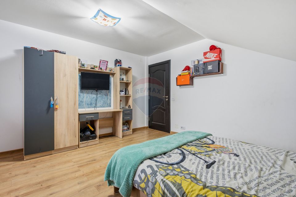 Casă P+M cu teren generos, zonă liniștită – Holboca. Comision 0%