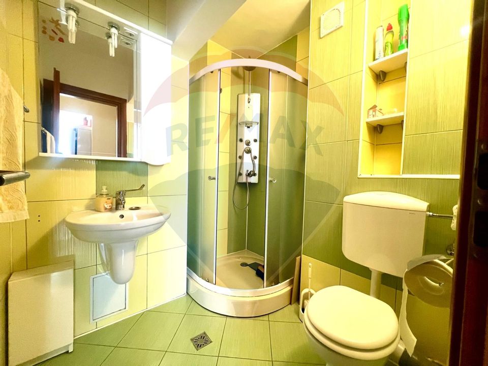 De închiriat apartament cu 4 camere, zona Dacia