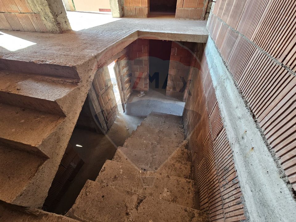 Casa noua de vanzare