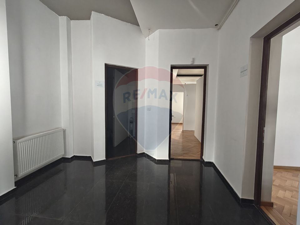 140sq.m Office Space for rent, Ultracentral area