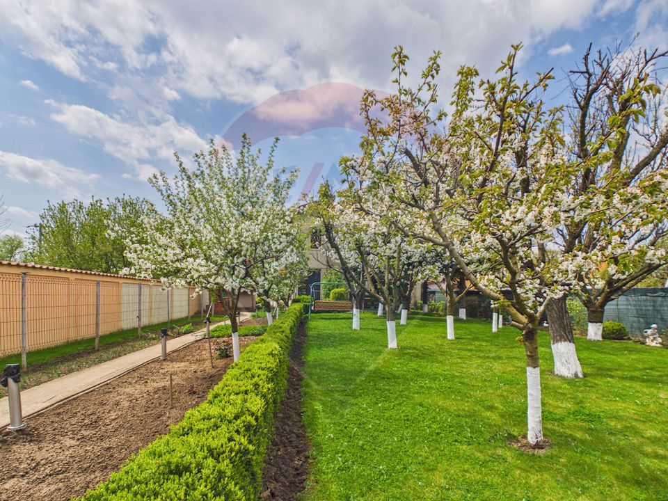 Casă / Vilă cu 6 camere de vânzare