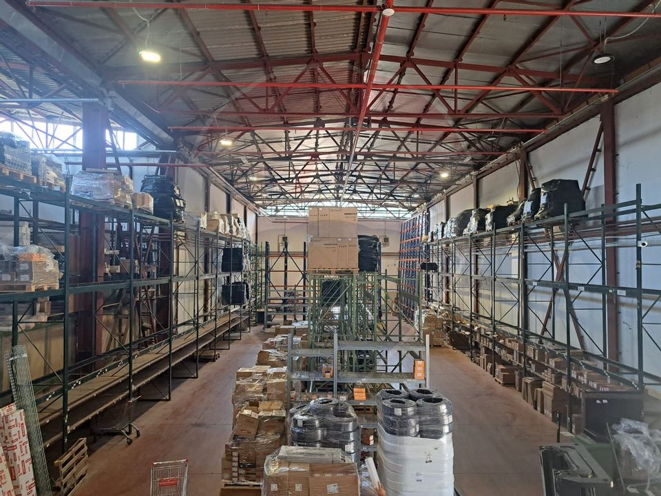 Inchiriere hala 850 mp birour 350 mp curte 2400 mp Pod Otopeni Centura