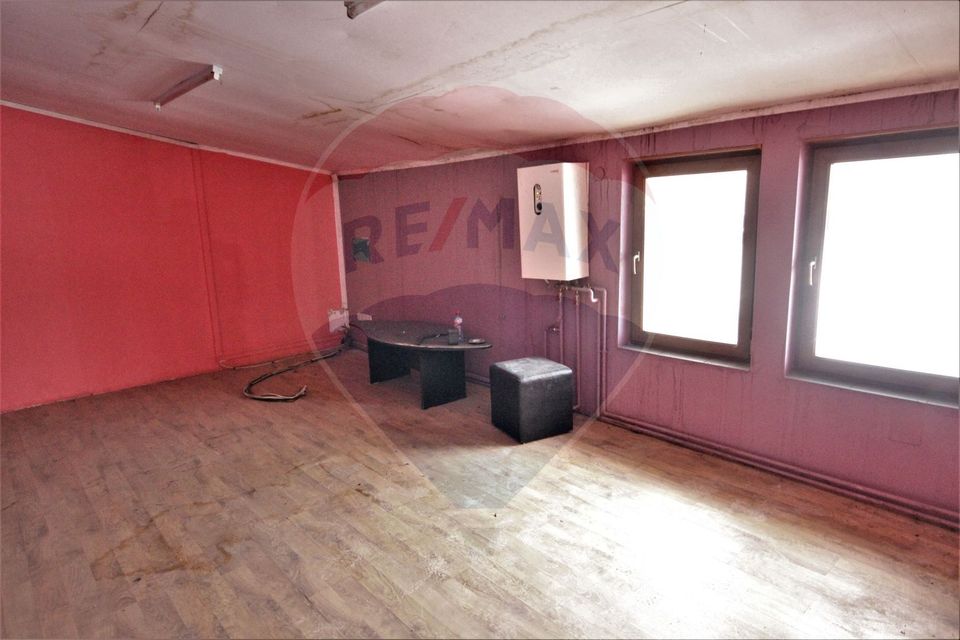 904sq.m Commercial Space for rent, Central area