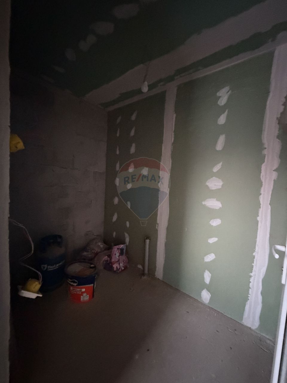 Casă cu teren generos de 1.179 mp, Fierbinți, Târg