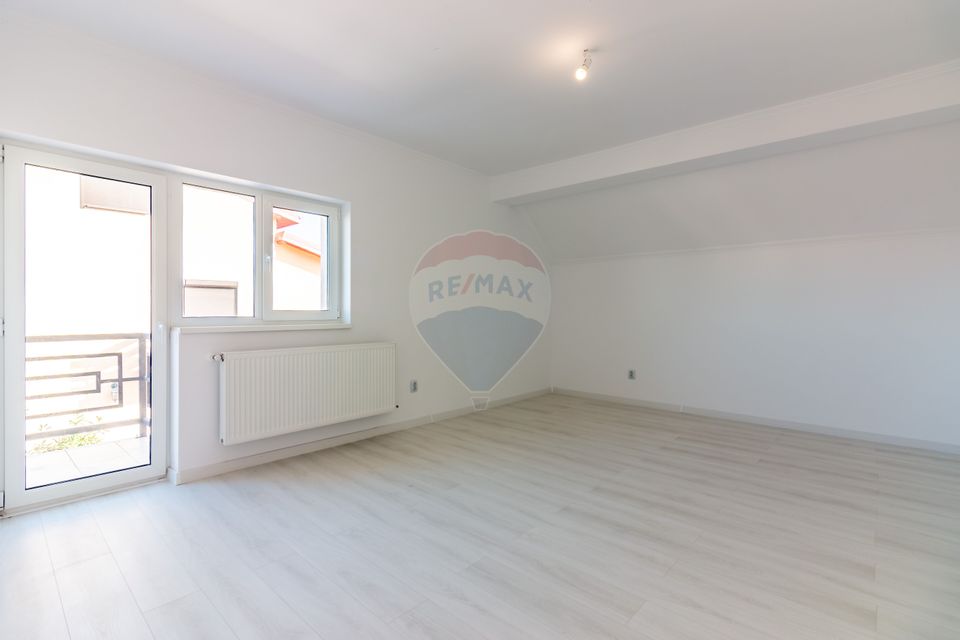 Casă / Vilă în centrul orasului Buftea, autobuz, hipermarket, piata