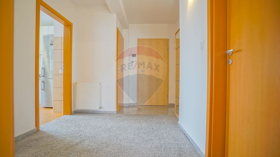 Apartament de 67 mp, însorit cu 2 camere de închiriat în Avantgarden 1