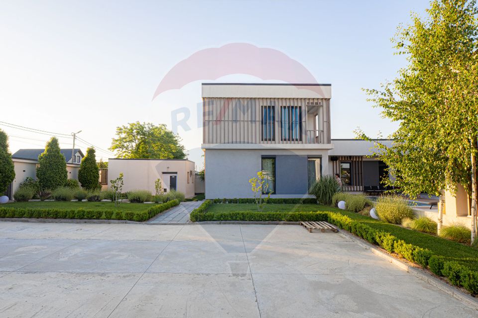 8 room House / Villa for sale