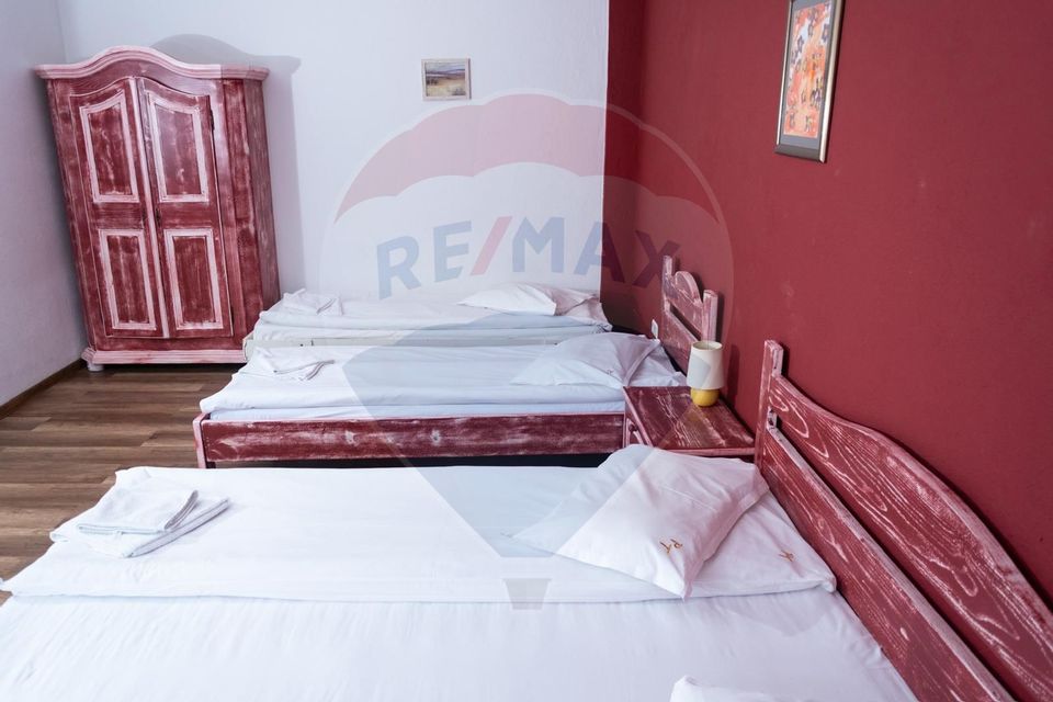 18 room Hotel / Pension for sale