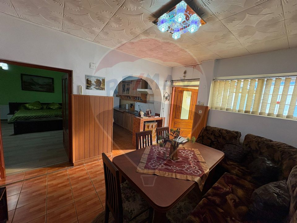 4 room House / Villa for sale, Est area